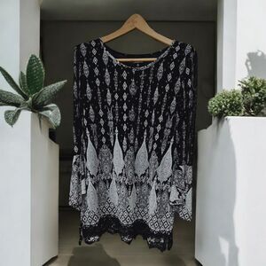 Calessa Black Moroccan Print Tunic Top Blouse Med Bell Sleeve Gold Accents Lace